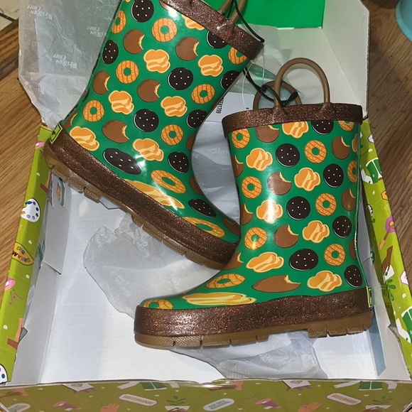 Girl Scout boots - Picture 7 of 7